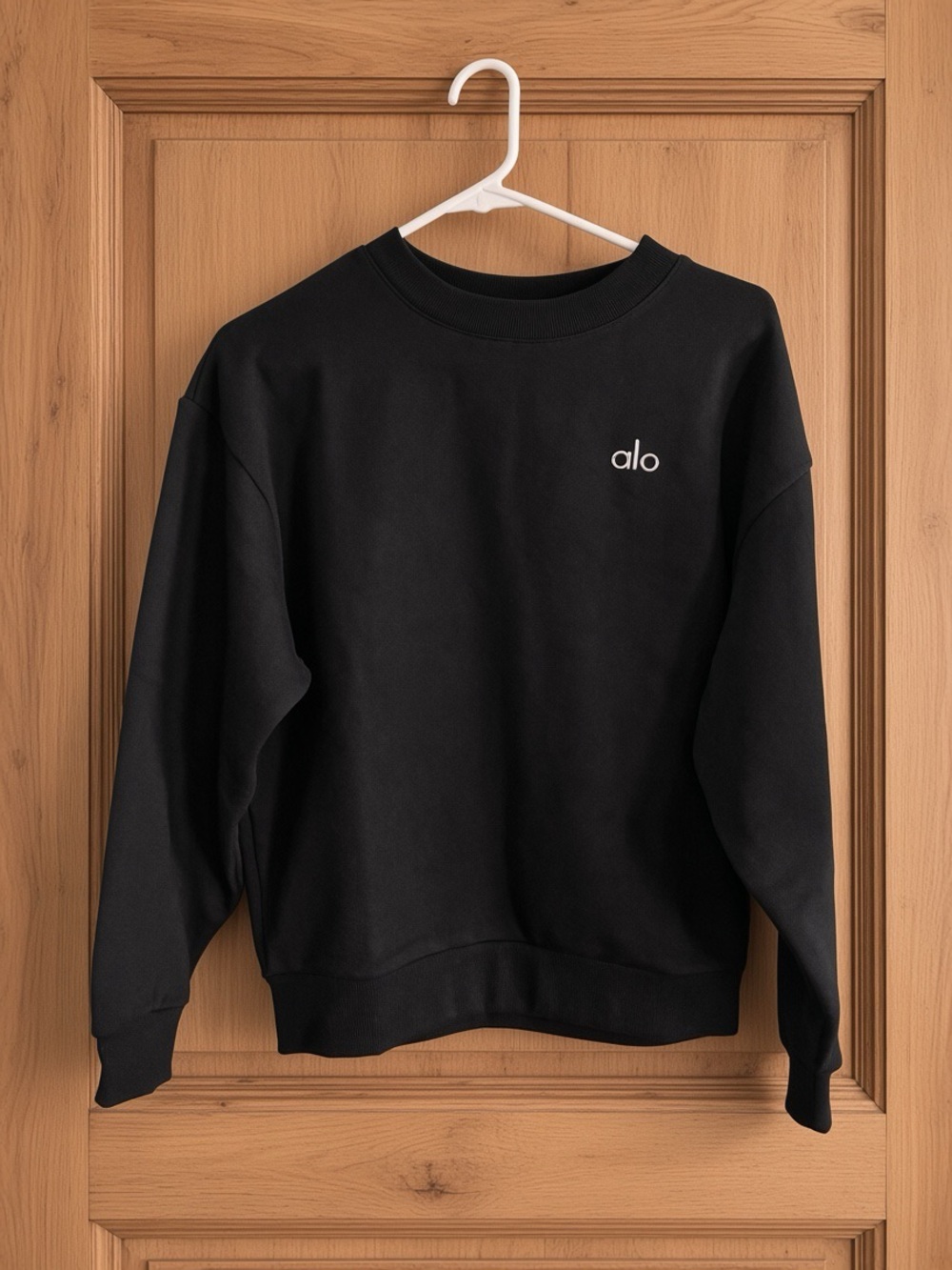 ALO Yoga Black Crewneck Sweatshirt 🖤 Unisex